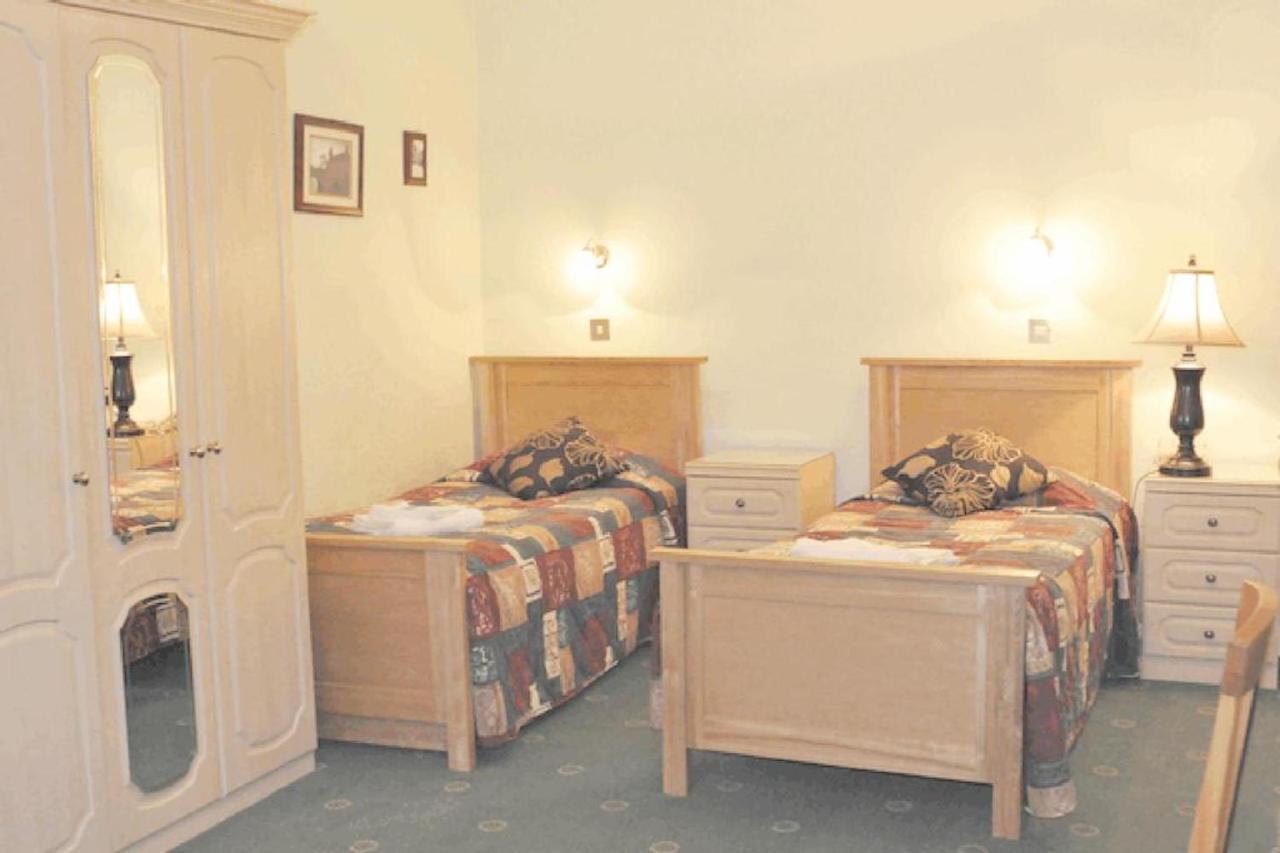 צ'ינגפורד Oyo Ridgeway Hotel מראה חיצוני תמונה